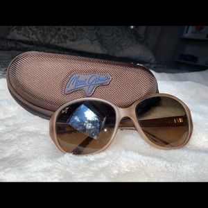 Maui Jim women’s sunglasses🤩